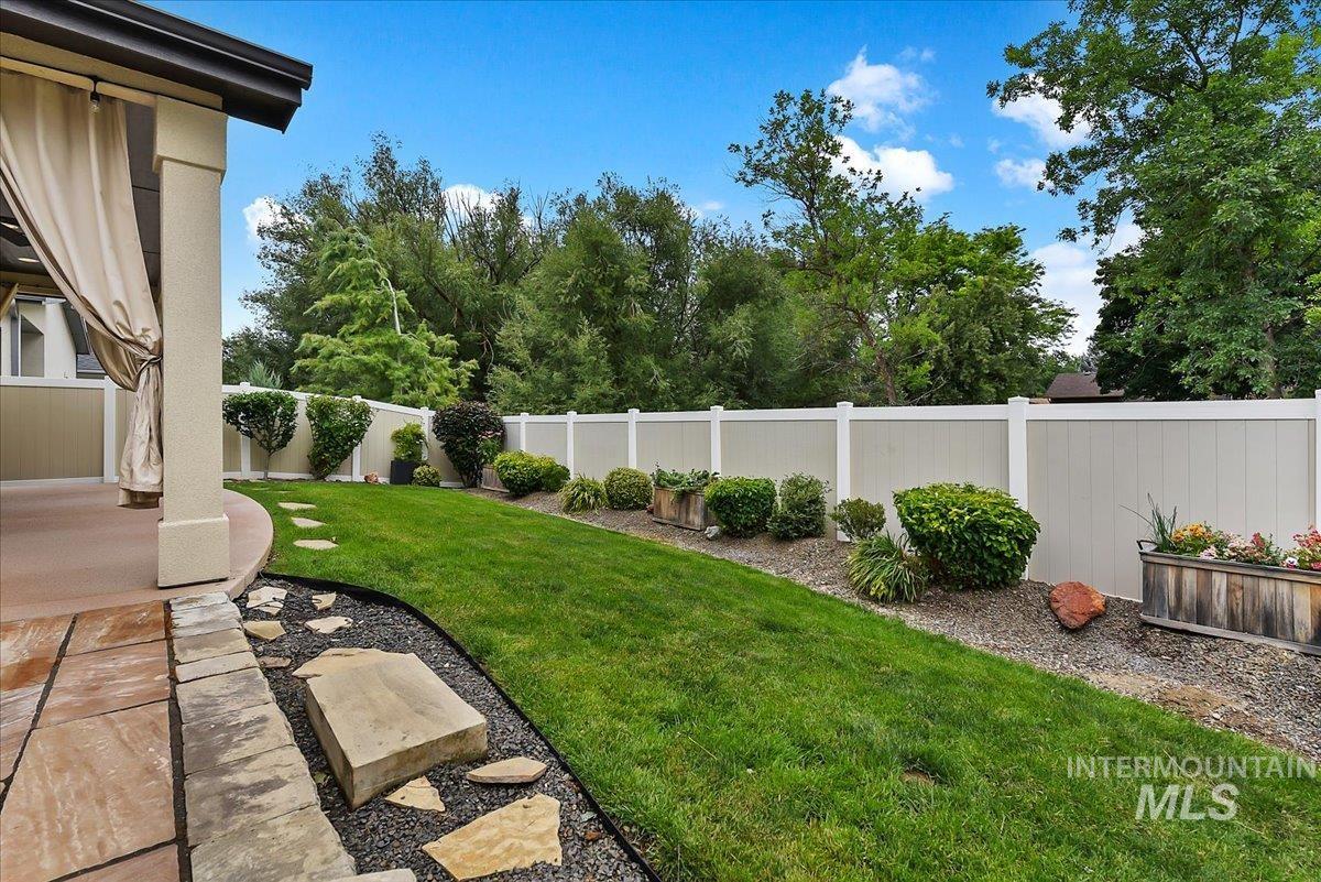6668 W Hammermill Dr, Boise, Idaho 83714, 3 Bedrooms, 2.5 Bathrooms, Residential For Sale, Price $750,000,MLS 98992412