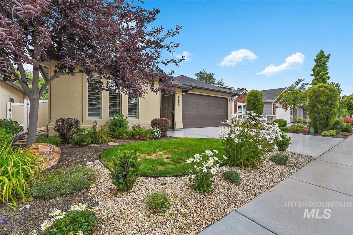 6668 W Hammermill Dr, Boise, Idaho 83714, 3 Bedrooms, 2.5 Bathrooms, Residential For Sale, Price $750,000,MLS 98992412