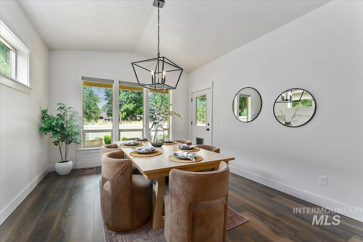 6668 W Hammermill Dr, Boise, Idaho 83714, 3 Bedrooms, 2.5 Bathrooms, Residential For Sale, Price $750,000,MLS 98992412