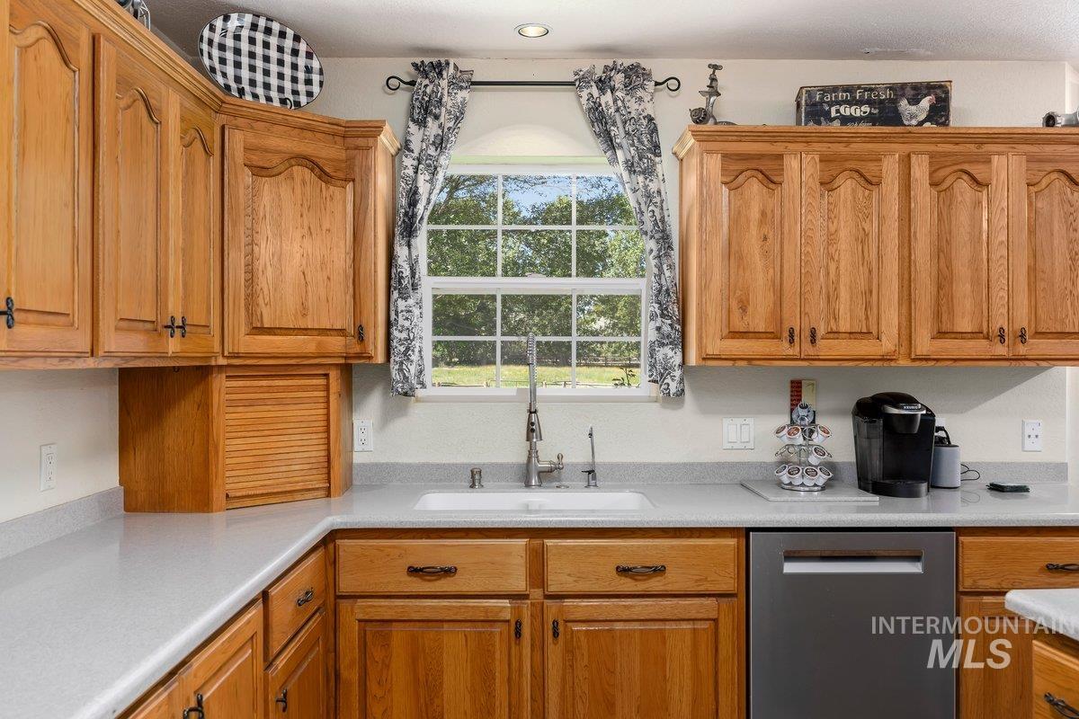 4027 N 3500 E, Kimberly, Idaho 83341, 5 Bedrooms, 3 Bathrooms, Residential For Sale, Price $714,975, 98992413