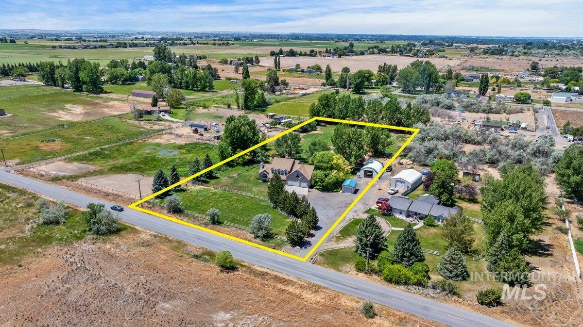 4027 N 3500 E, Kimberly, Idaho 83341, 5 Bedrooms, 3 Bathrooms, Residential For Sale, Price $714,975, 98992413