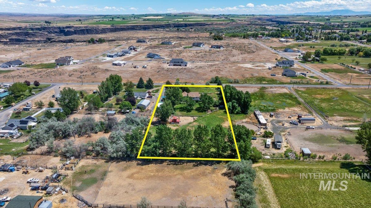 4027 N 3500 E, Kimberly, Idaho 83341, 5 Bedrooms, 3 Bathrooms, Residential For Sale, Price $714,975, 98992413