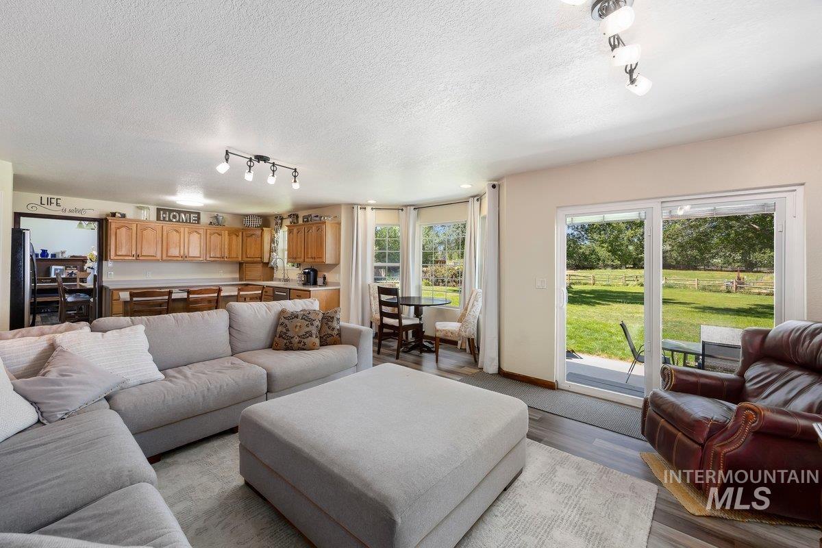 4027 N 3500 E, Kimberly, Idaho 83341, 5 Bedrooms, 3 Bathrooms, Residential For Sale, Price $714,975, 98992413