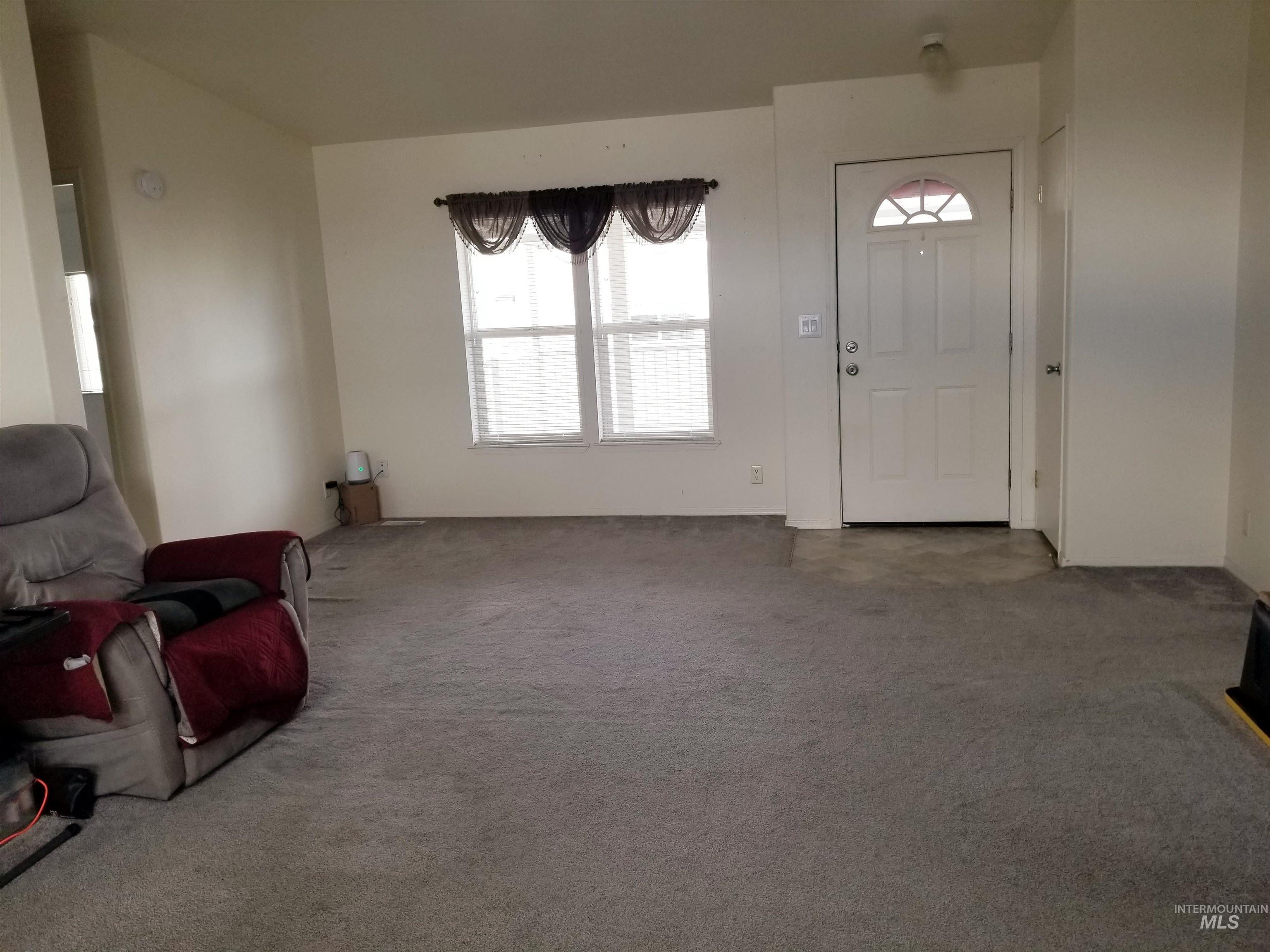 1605 Grandview Dr N, Twin Falls, Idaho 83301, 3 Bedrooms, 2 Bathrooms, Residential For Sale, Price $185,000,MLS 98992416