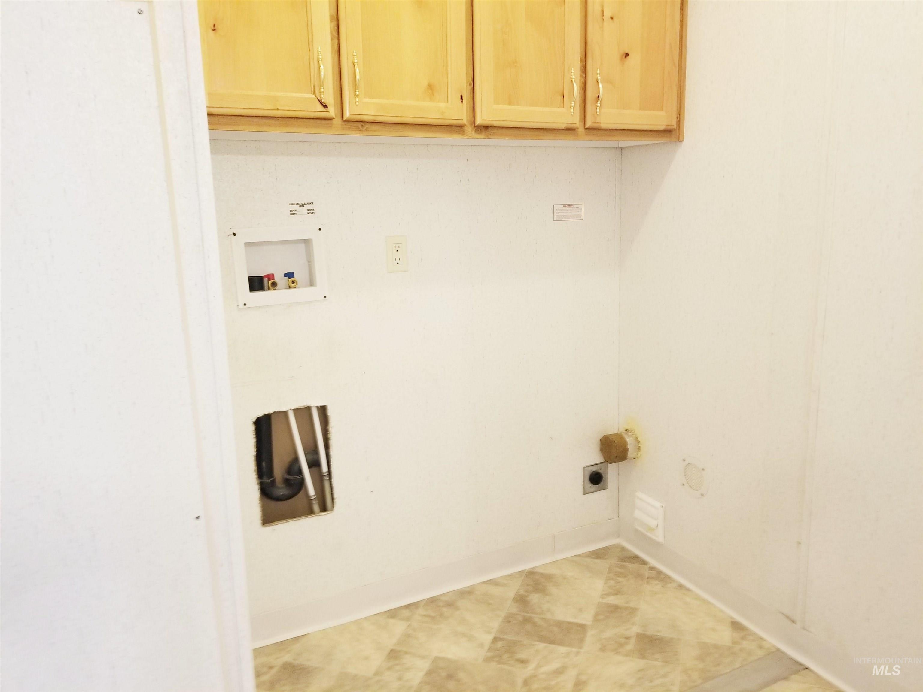 1605 Grandview Dr N, Twin Falls, Idaho 83301, 3 Bedrooms, 2 Bathrooms, Residential For Sale, Price $185,000,MLS 98992417