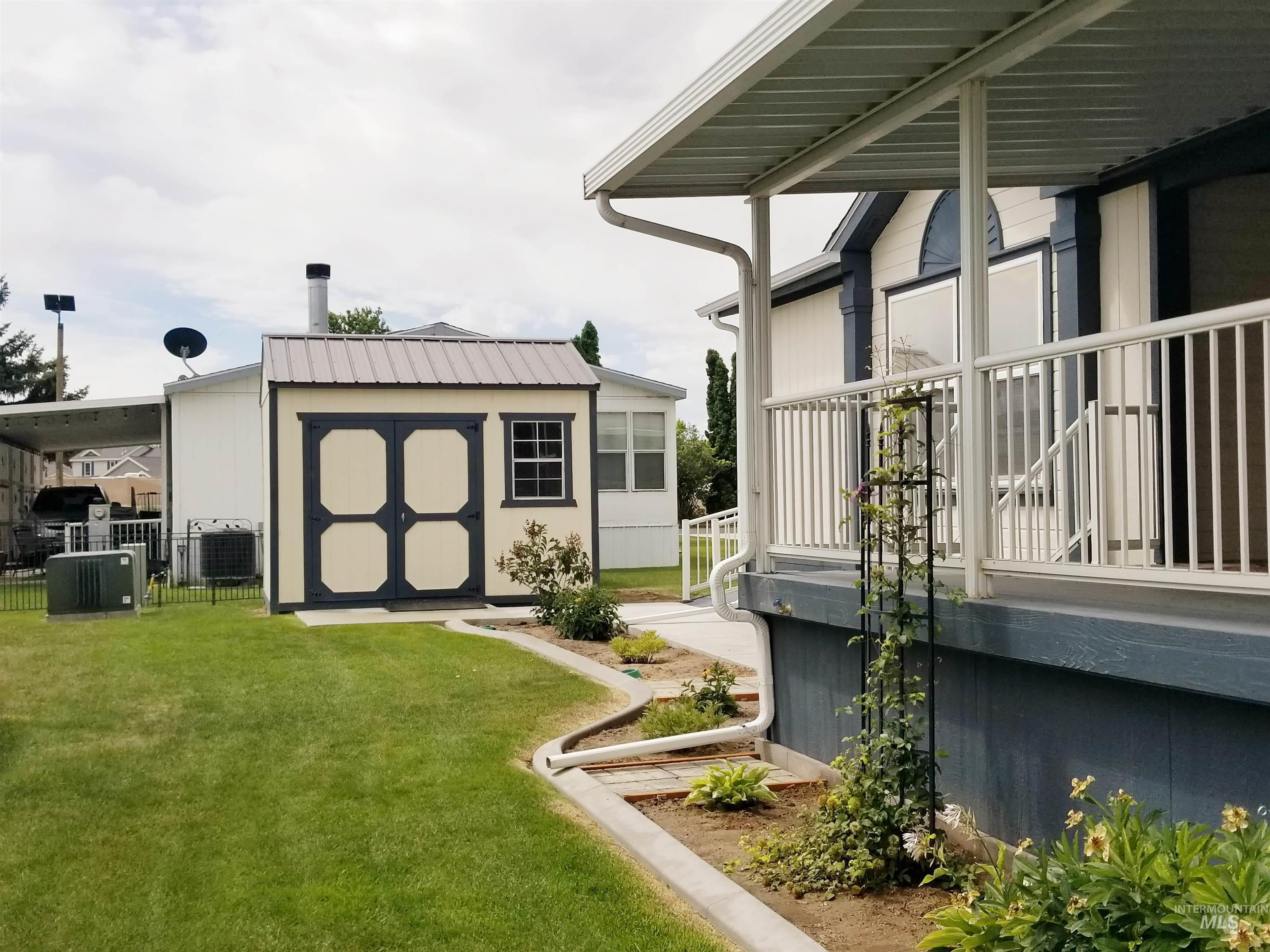 1605 Grandview Dr N, Twin Falls, Idaho 83301, 3 Bedrooms, 2 Bathrooms, Residential For Sale, Price $185,000,MLS 98992417