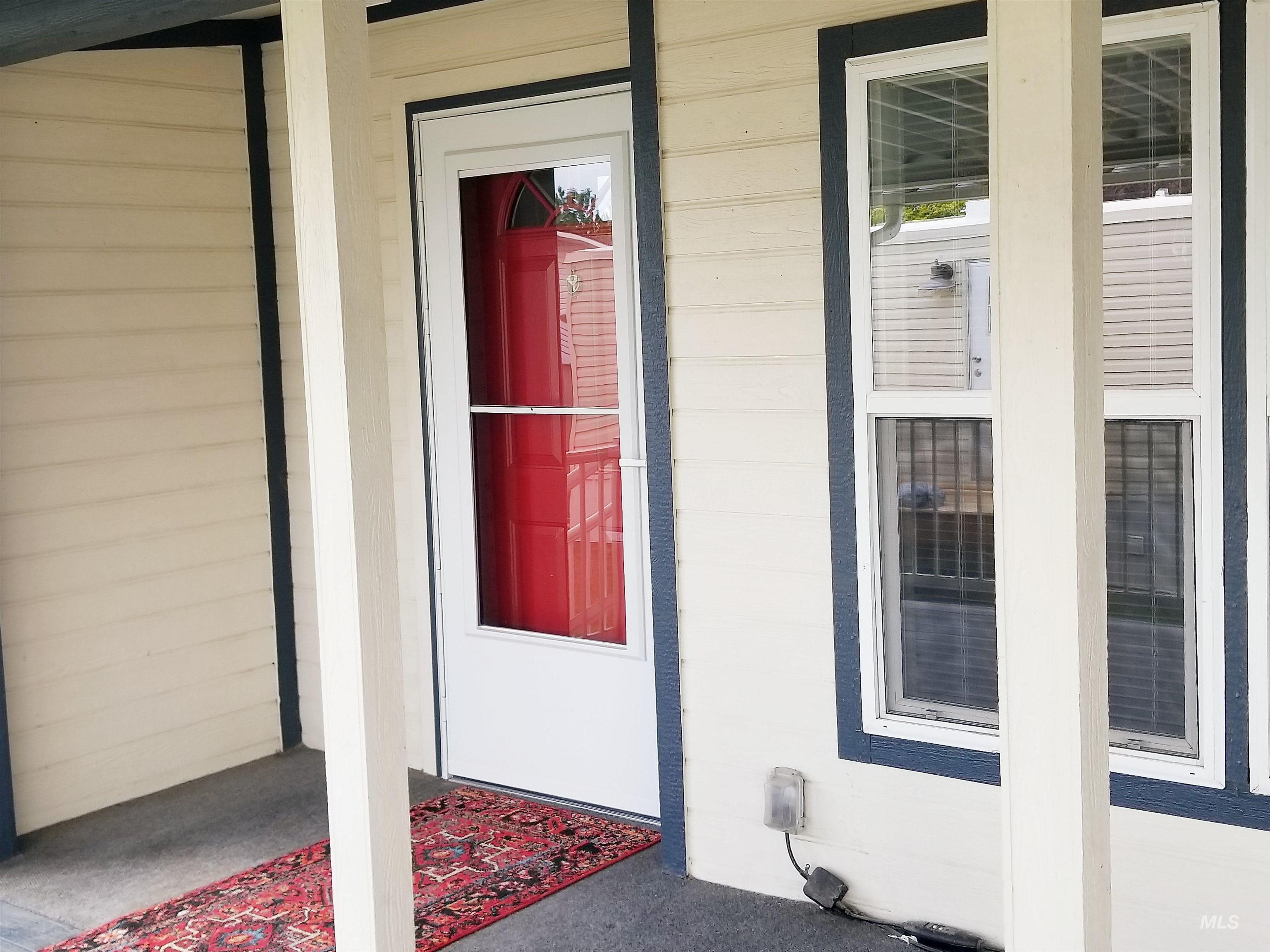 1605 Grandview Dr N, Twin Falls, Idaho 83301, 3 Bedrooms, 2 Bathrooms, Residential For Sale, Price $185,000,MLS 98992417