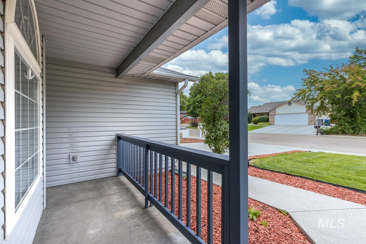 2605 Sunflower Drive, Nampa, Idaho 83686, 3 Bedrooms, 2 Bathrooms, Residential For Sale, Price $364,000,MLS 98992423