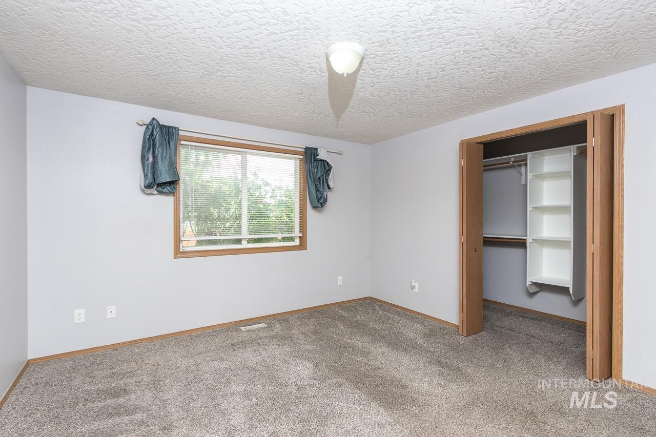 2605 Sunflower Drive, Nampa, Idaho 83686, 3 Bedrooms, 2 Bathrooms, Residential For Sale, Price $364,000,MLS 98992423