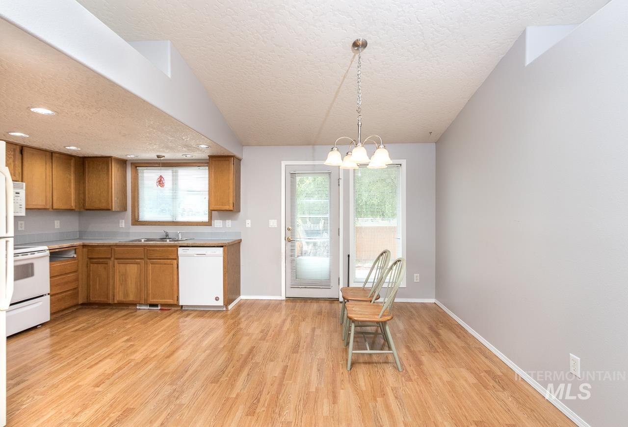 2605 Sunflower Drive, Nampa, Idaho 83686, 3 Bedrooms, 2 Bathrooms, Residential For Sale, Price $364,000,MLS 98992423