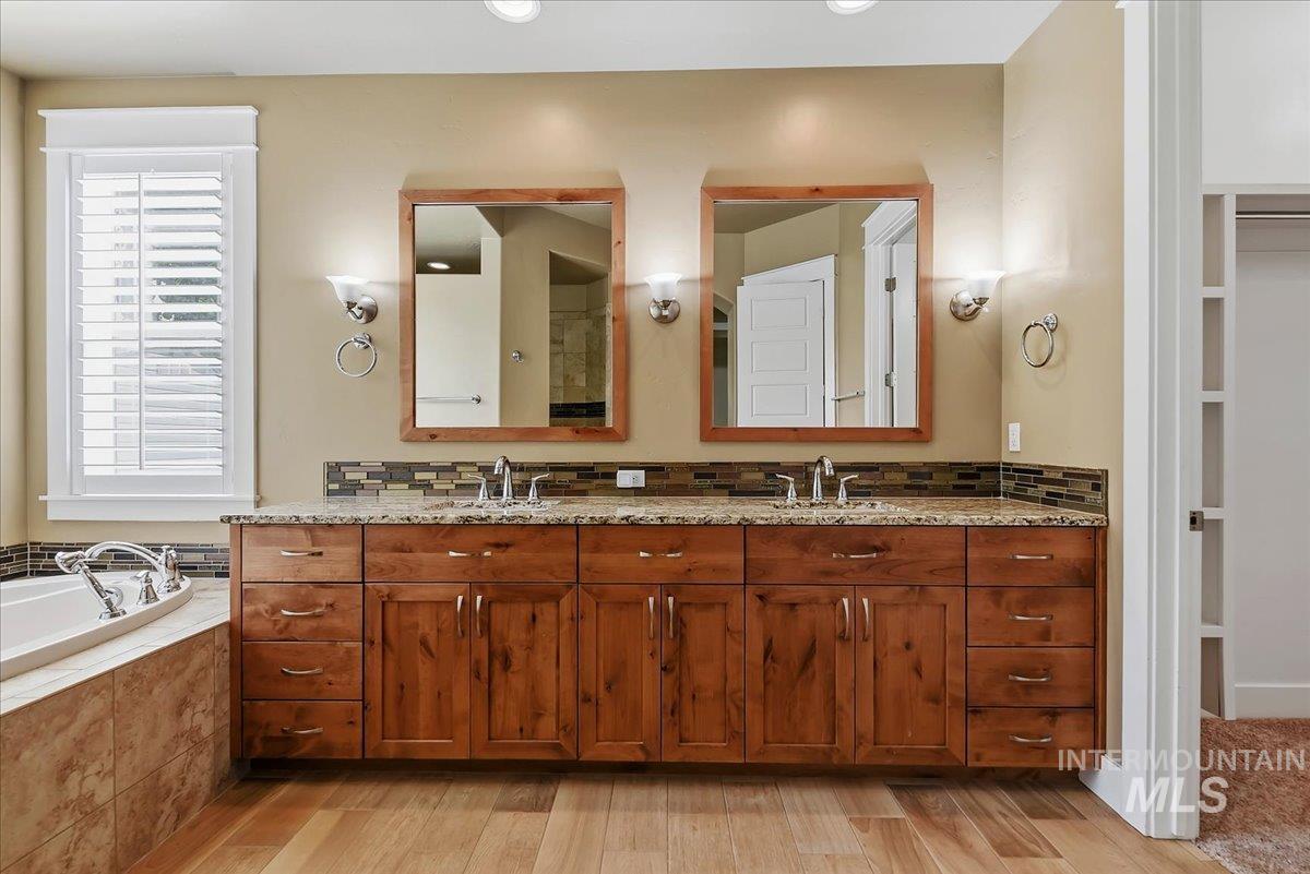 5944 W. Braveheart Dr., Eagle, Idaho 83616, 3 Bedrooms, 2.5 Bathrooms, Residential For Sale, Price $985,000,MLS 98992424