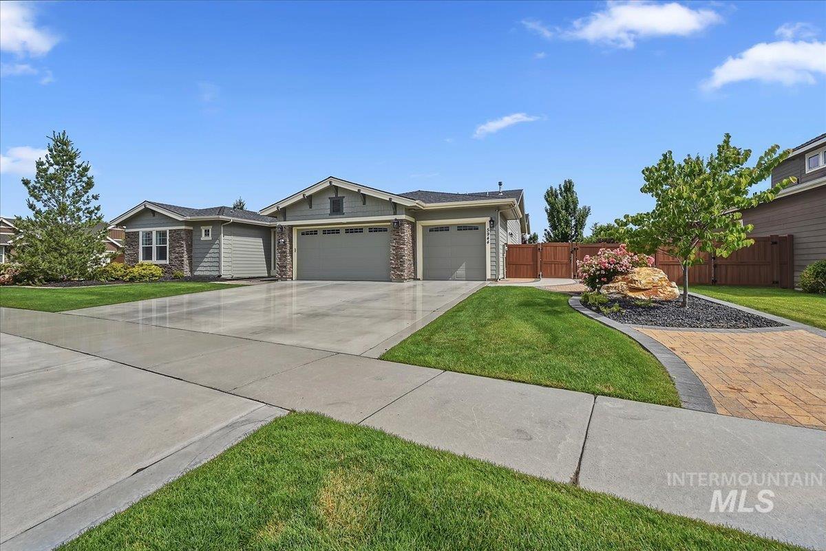 5944 W. Braveheart Dr., Eagle, Idaho 83616, 3 Bedrooms, 2.5 Bathrooms, Residential For Sale, Price $985,000,MLS 98992424