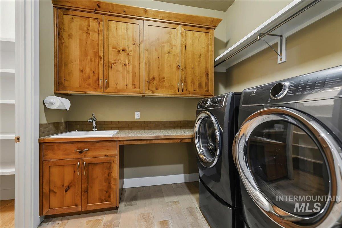 5944 W. Braveheart Dr., Eagle, Idaho 83616, 3 Bedrooms, 2.5 Bathrooms, Residential For Sale, Price $985,000,MLS 98992424