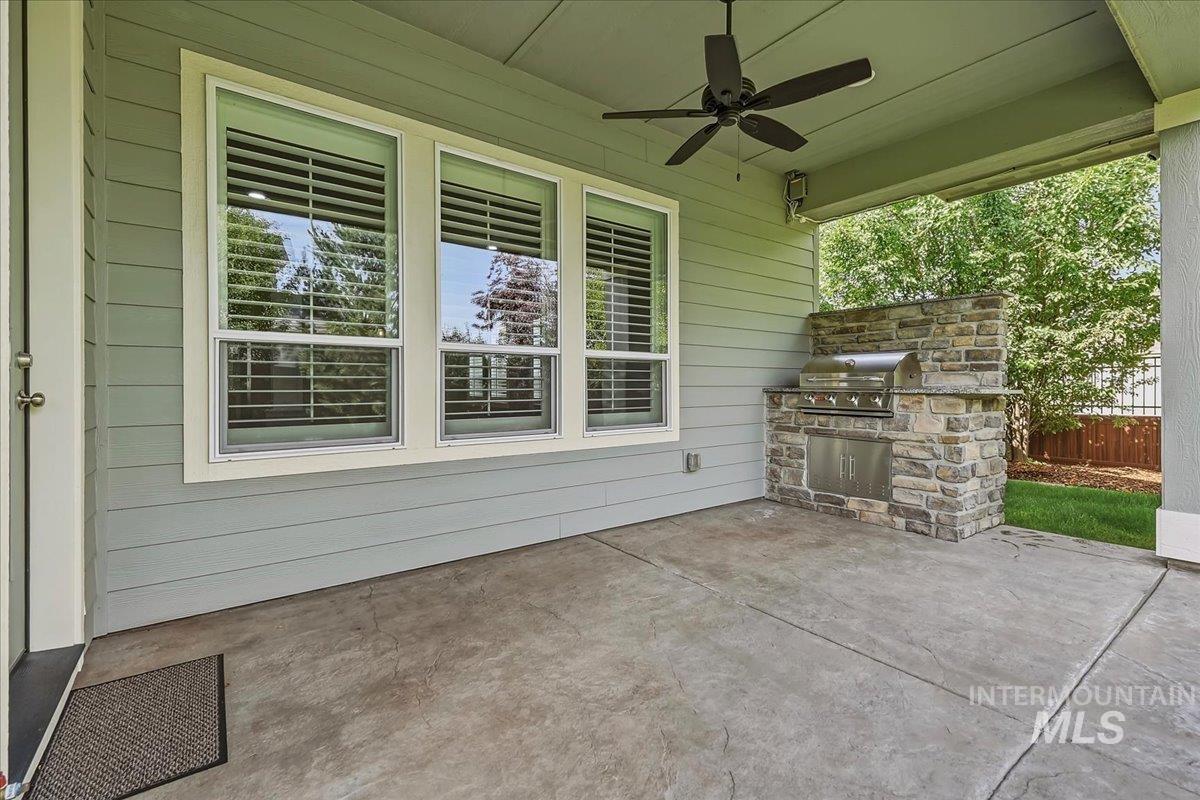 5944 W. Braveheart Dr., Eagle, Idaho 83616, 3 Bedrooms, 2.5 Bathrooms, Residential For Sale, Price $985,000,MLS 98992424