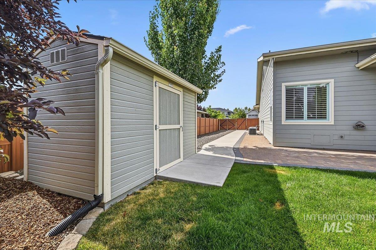 5944 W. Braveheart Dr., Eagle, Idaho 83616, 3 Bedrooms, 2.5 Bathrooms, Residential For Sale, Price $985,000,MLS 98992424