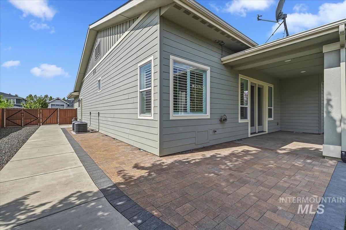 5944 W. Braveheart Dr., Eagle, Idaho 83616, 3 Bedrooms, 2.5 Bathrooms, Residential For Sale, Price $985,000,MLS 98992424