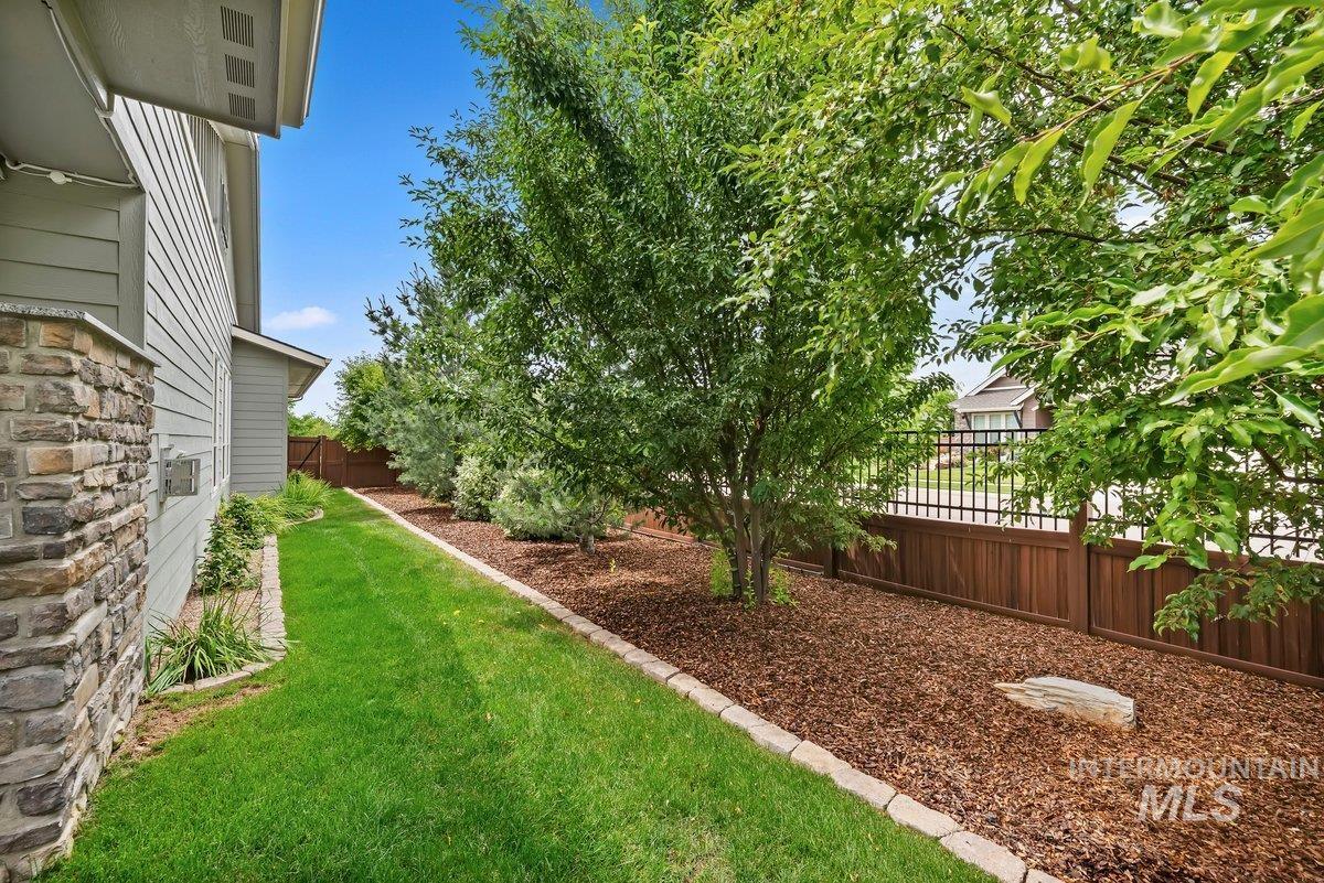 5944 W. Braveheart Dr., Eagle, Idaho 83616, 3 Bedrooms, 2.5 Bathrooms, Residential For Sale, Price $985,000,MLS 98992424