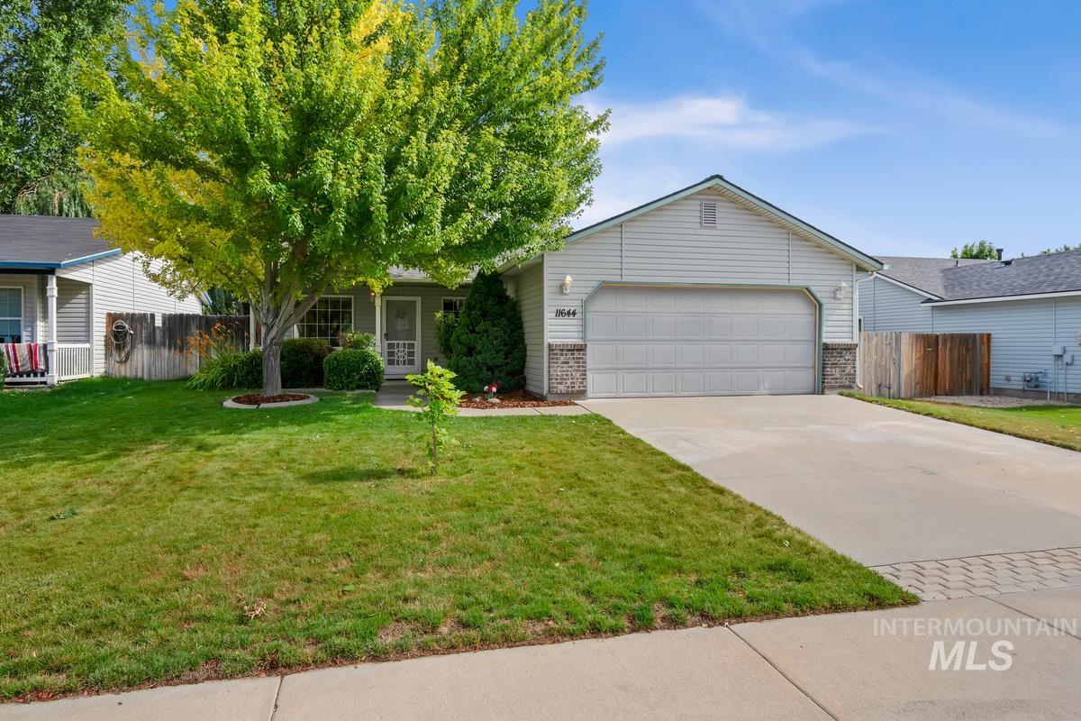 11644 W Trinity Ave, Nampa, Idaho 83651-8712, 3 Bedrooms, 2 Bathrooms, Residential For Sale, Price $350,000,MLS 98992425