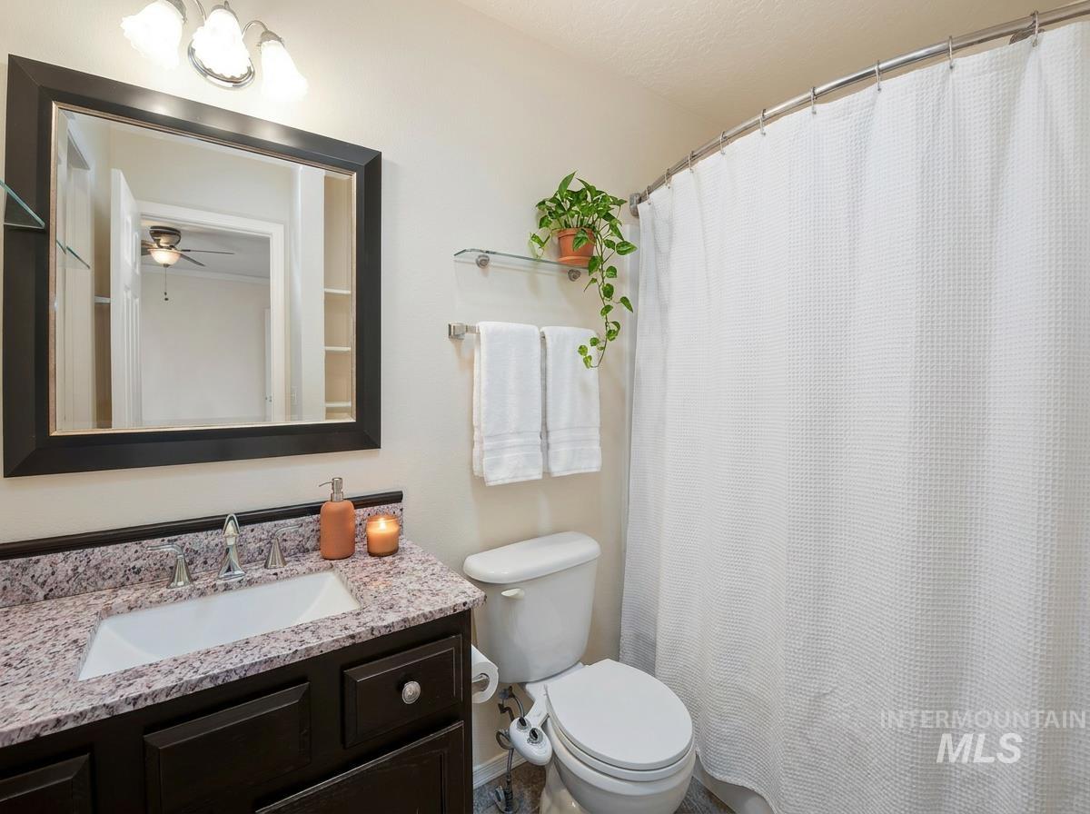 11644 W Trinity Ave, Nampa, Idaho 83651-8712, 3 Bedrooms, 2 Bathrooms, Residential For Sale, Price $350,000,MLS 98992425