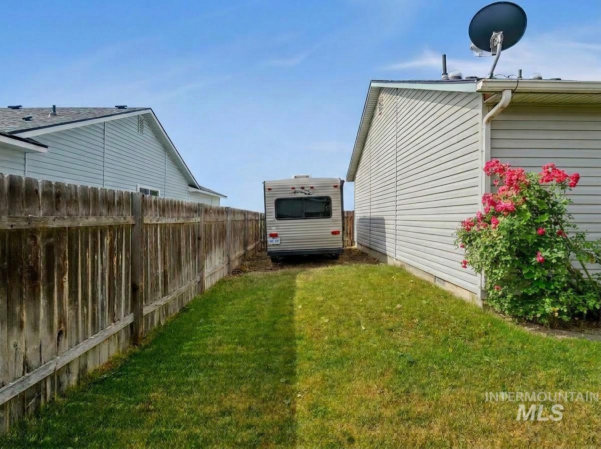 11644 W Trinity Ave, Nampa, Idaho 83651-8712, 3 Bedrooms, 2 Bathrooms, Residential For Sale, Price $350,000,MLS 98992425