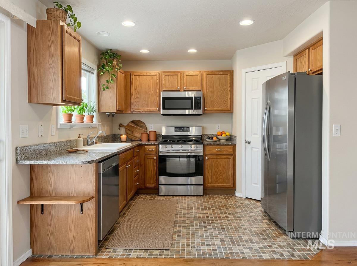 11644 W Trinity Ave, Nampa, Idaho 83651-8712, 3 Bedrooms, 2 Bathrooms, Residential For Sale, Price $350,000,MLS 98992425