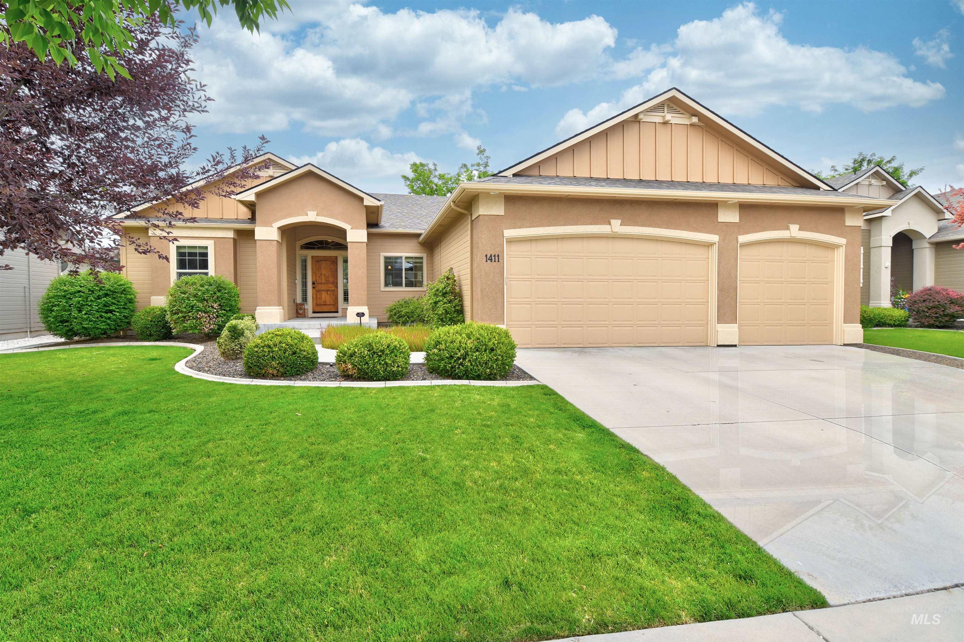 1411 W Raelin Dr, Nampa, Idaho 83686, 3 Bedrooms, 2 Bathrooms, Residential For Sale, Price $439,900, 98992426