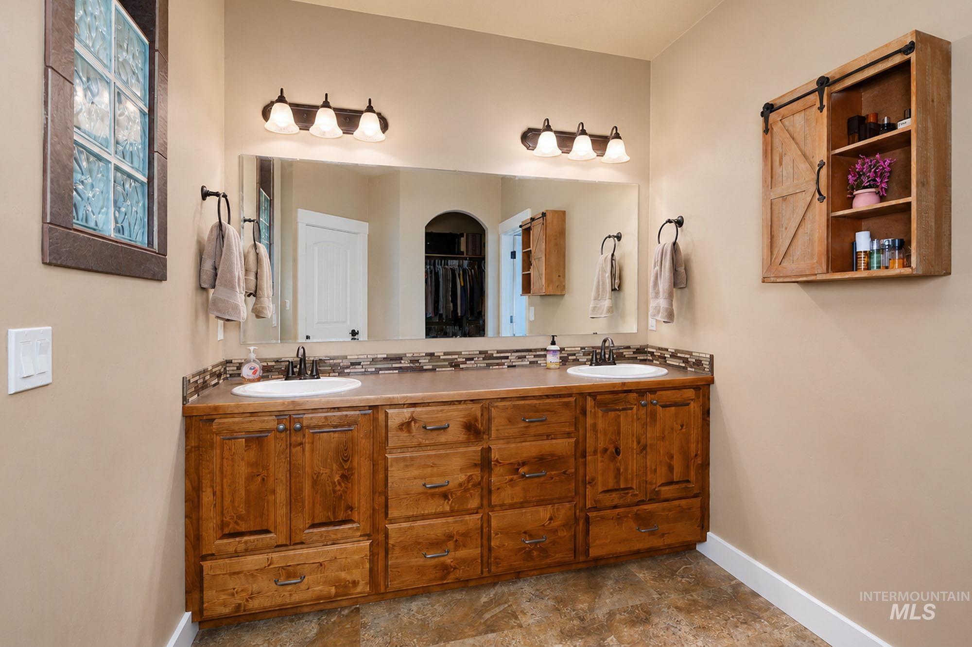 1411 W Raelin Dr, Nampa, Idaho 83686, 3 Bedrooms, 2 Bathrooms, Residential For Sale, Price $439,900, 98992426