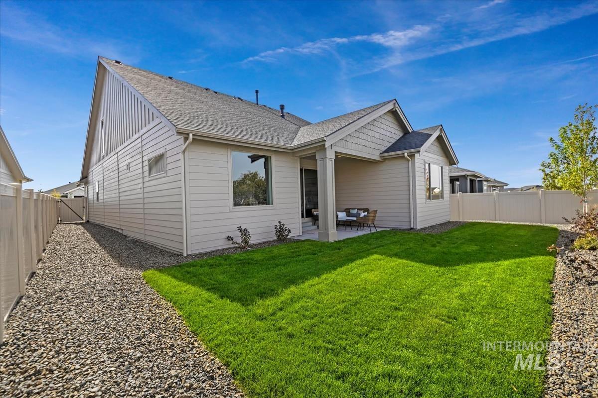 8347 W Show Horse Dr, Meridian, Idaho 83646, 3 Bedrooms, 3 Bathrooms, Residential For Sale, Price $679,900, 98992428