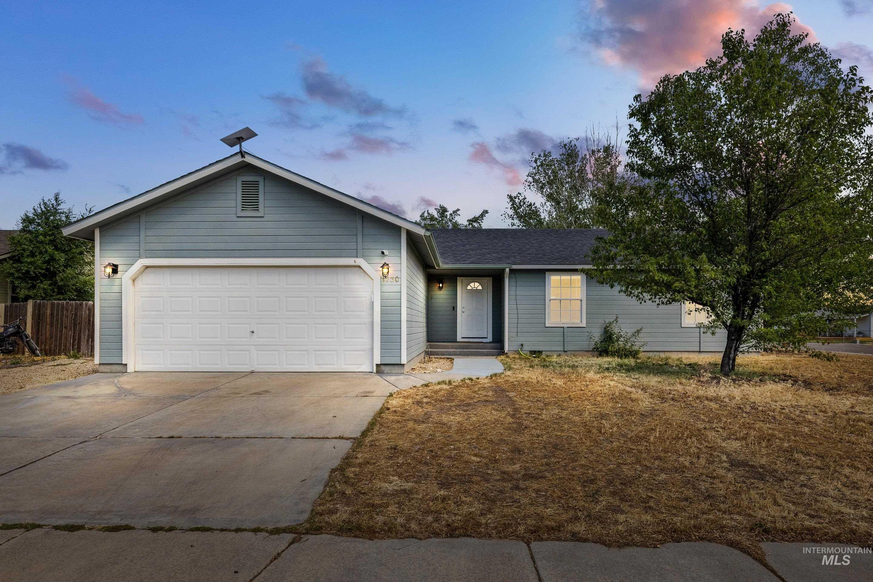 1230 Del Mar St, Mountain Home, Idaho 83647-3767, 3 Bedrooms, 2 Bathrooms, Residential For Sale, Price $339,900,MLS 98992429