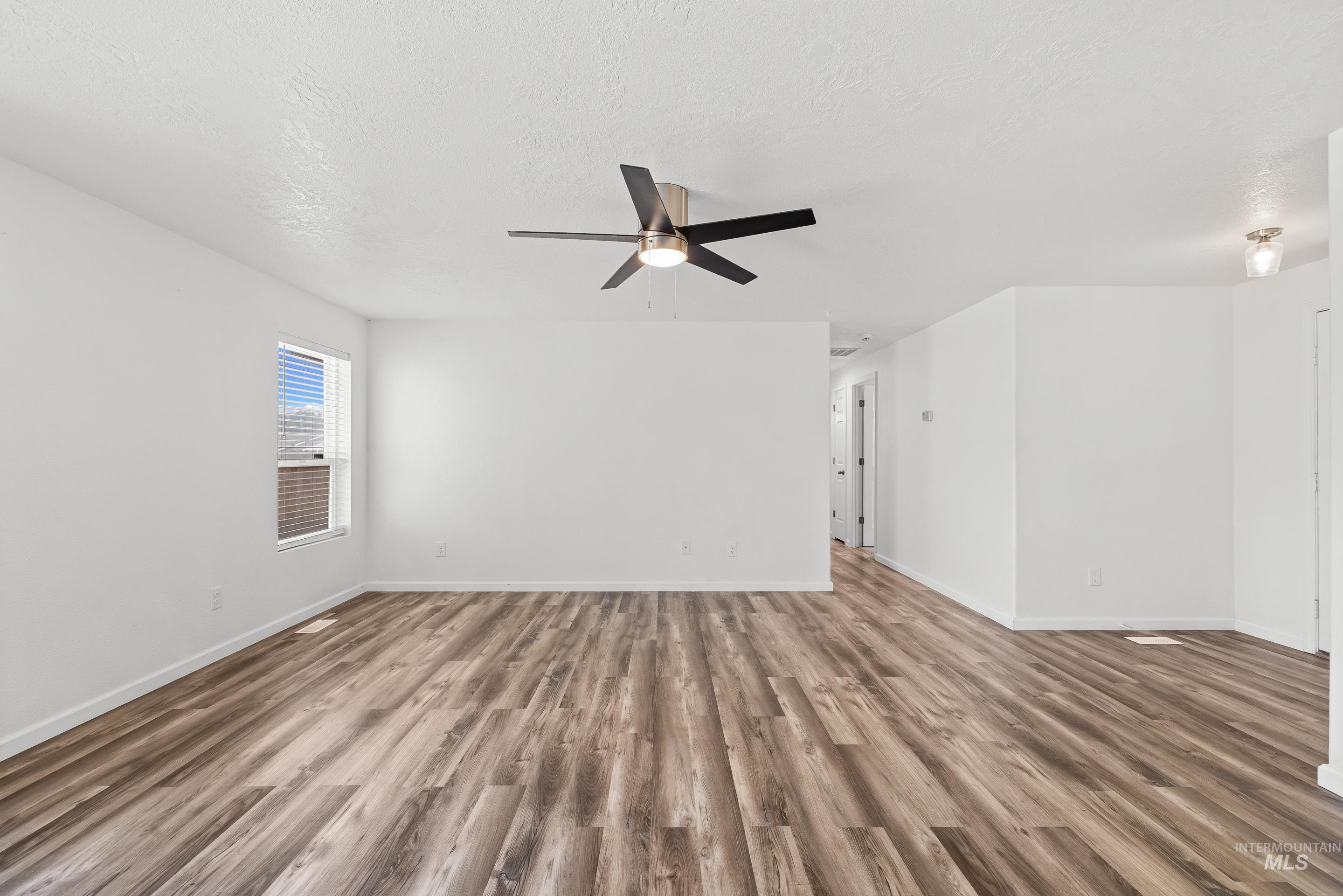 1230 Del Mar St, Mountain Home, Idaho 83647-3767, 3 Bedrooms, 2 Bathrooms, Residential For Sale, Price $339,900,MLS 98992429