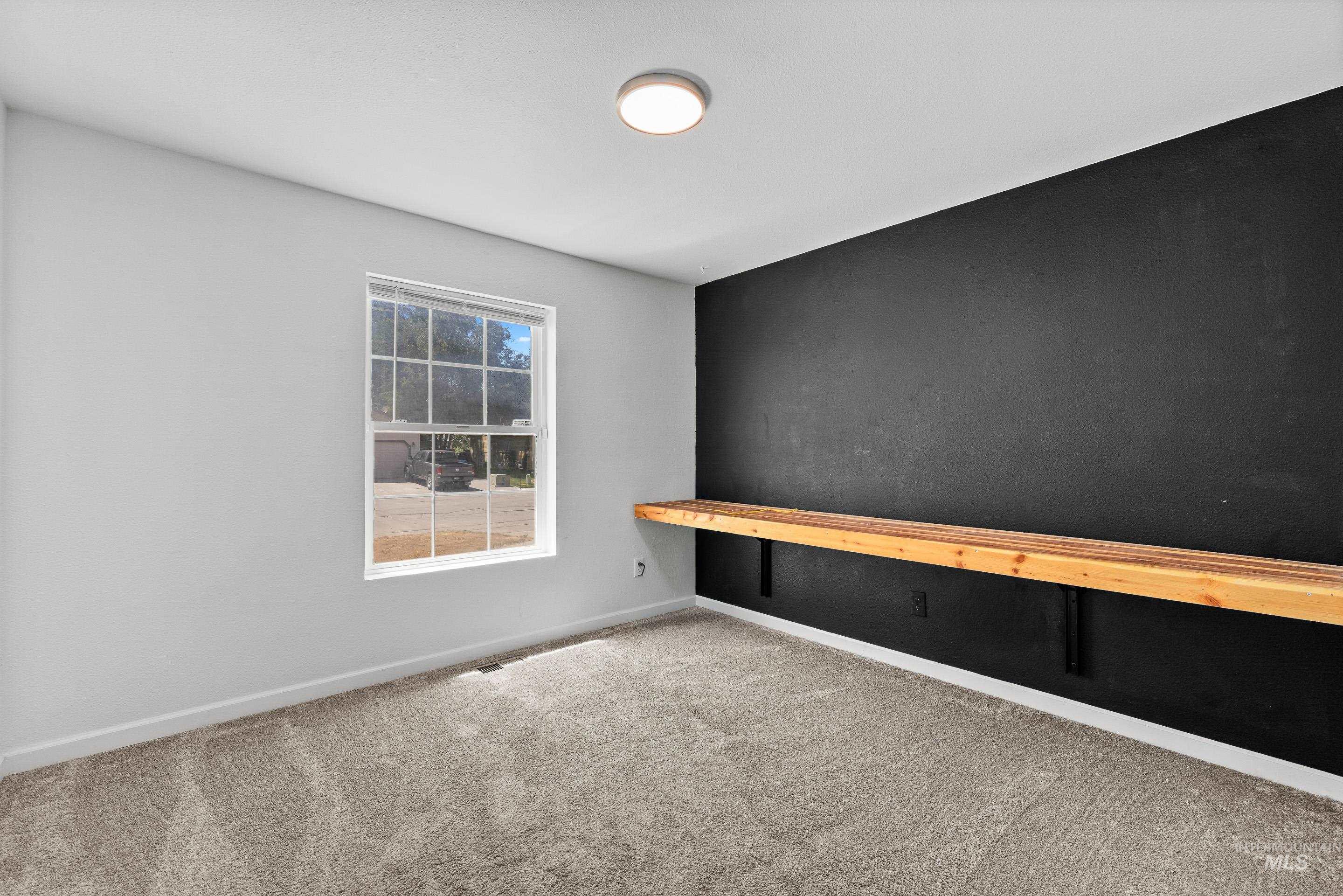 1230 Del Mar St, Mountain Home, Idaho 83647-3767, 3 Bedrooms, 2 Bathrooms, Residential For Sale, Price $339,900,MLS 98992429