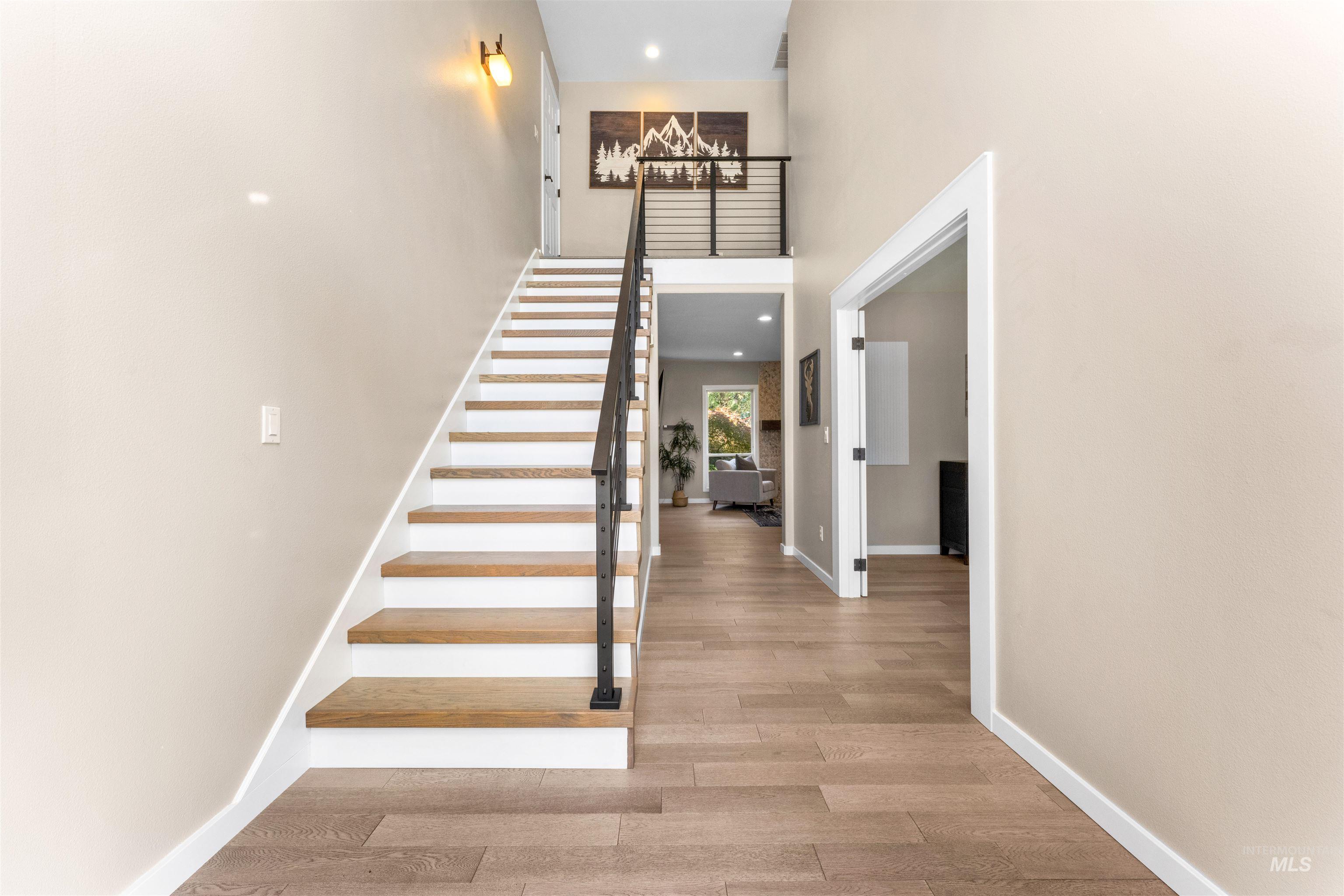 1660 E Brunswick Dr, Eagle, Idaho 83616, 4 Bedrooms, 3.5 Bathrooms, Residential For Sale, Price $897,000,MLS 98992430