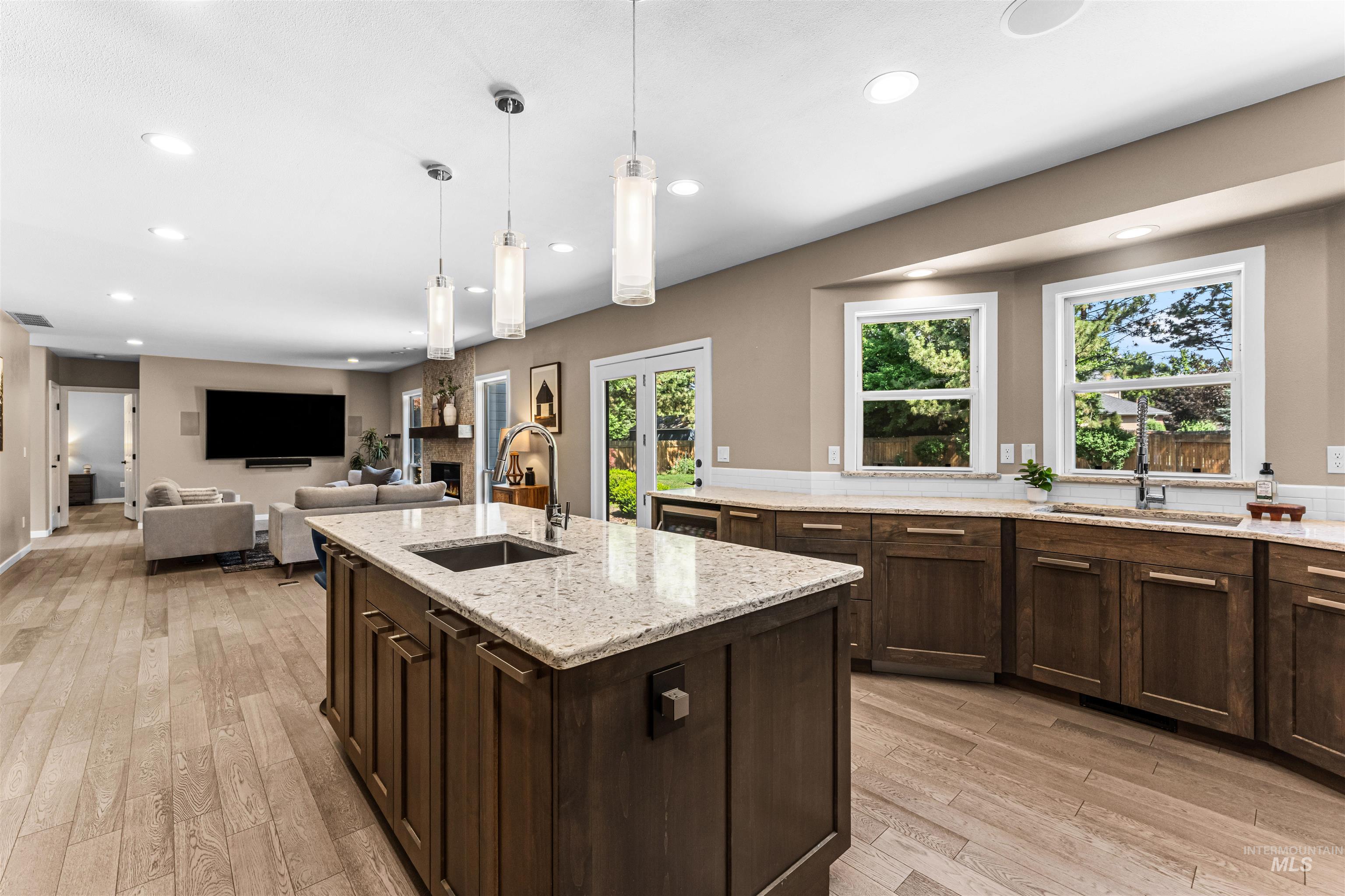1660 E Brunswick Dr, Eagle, Idaho 83616, 4 Bedrooms, 3.5 Bathrooms, Residential For Sale, Price $897,000,MLS 98992430