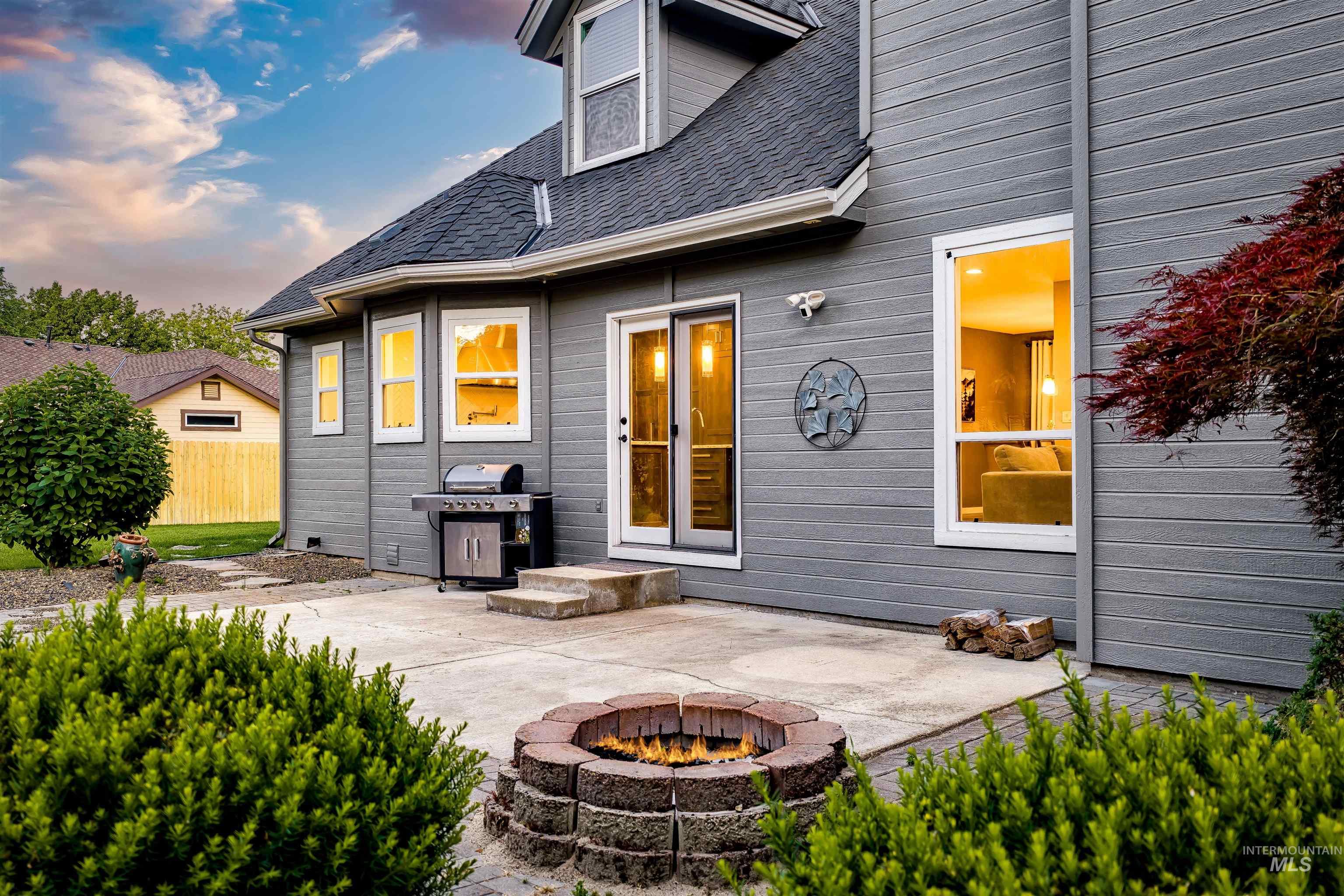 1660 E Brunswick Dr, Eagle, Idaho 83616, 4 Bedrooms, 3.5 Bathrooms, Residential For Sale, Price $897,000,MLS 98992430