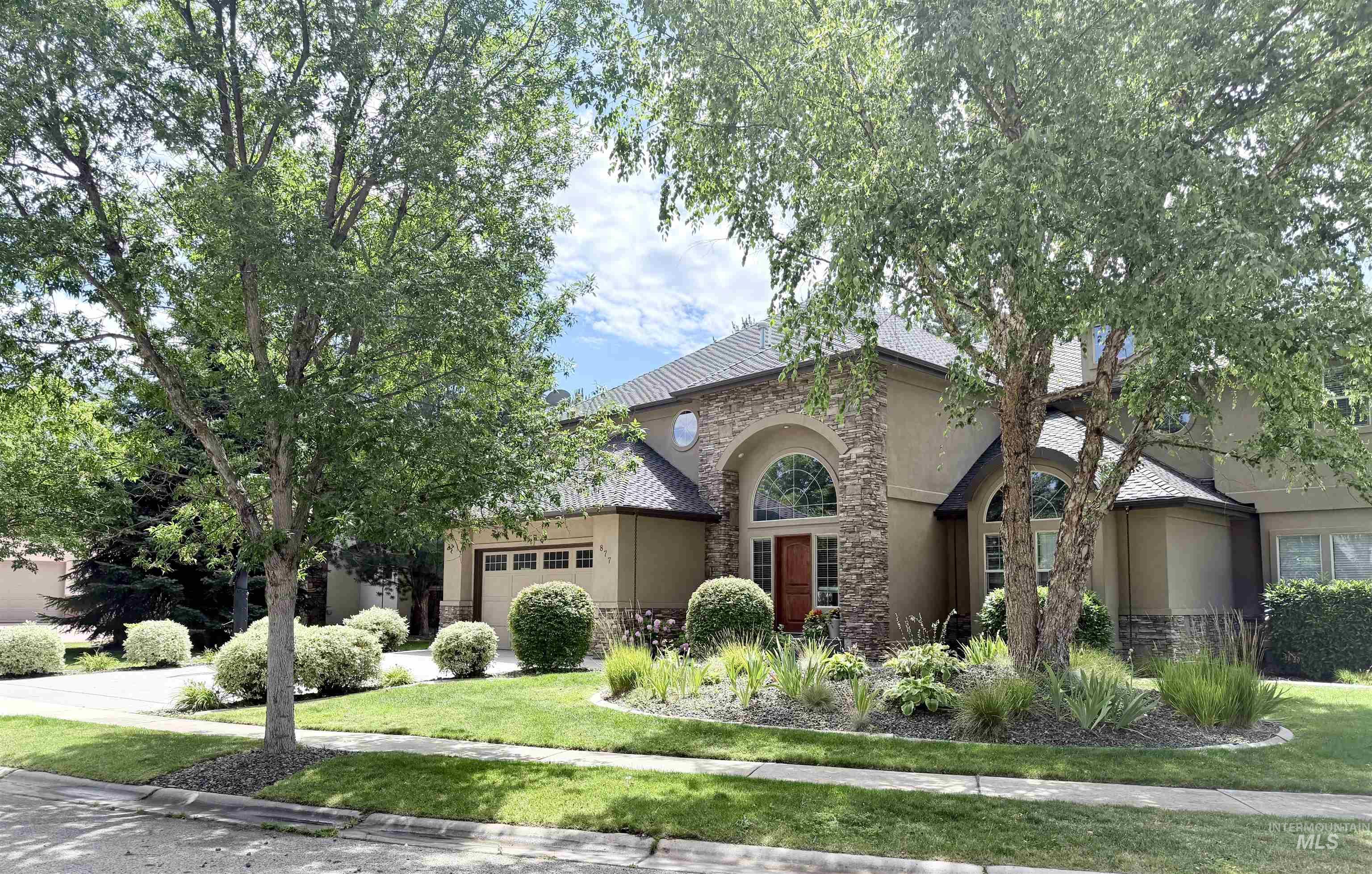 877 W Headwaters Dr., Eagle, Idaho 83616, 5 Bedrooms, 3.5 Bathrooms, Residential For Sale, Price $1,199,000, 98992431