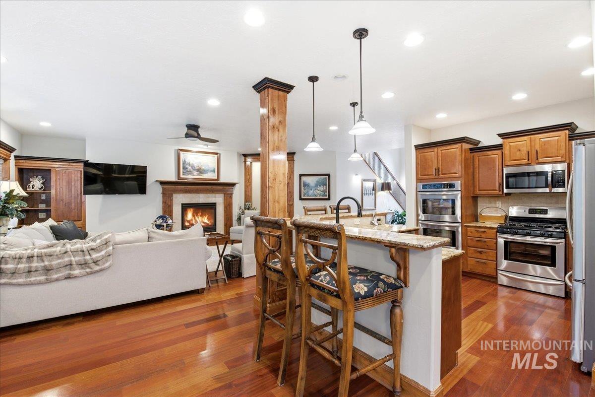 877 W Headwaters Dr., Eagle, Idaho 83616, 5 Bedrooms, 3.5 Bathrooms, Residential For Sale, Price $1,174,900,MLS 98992431