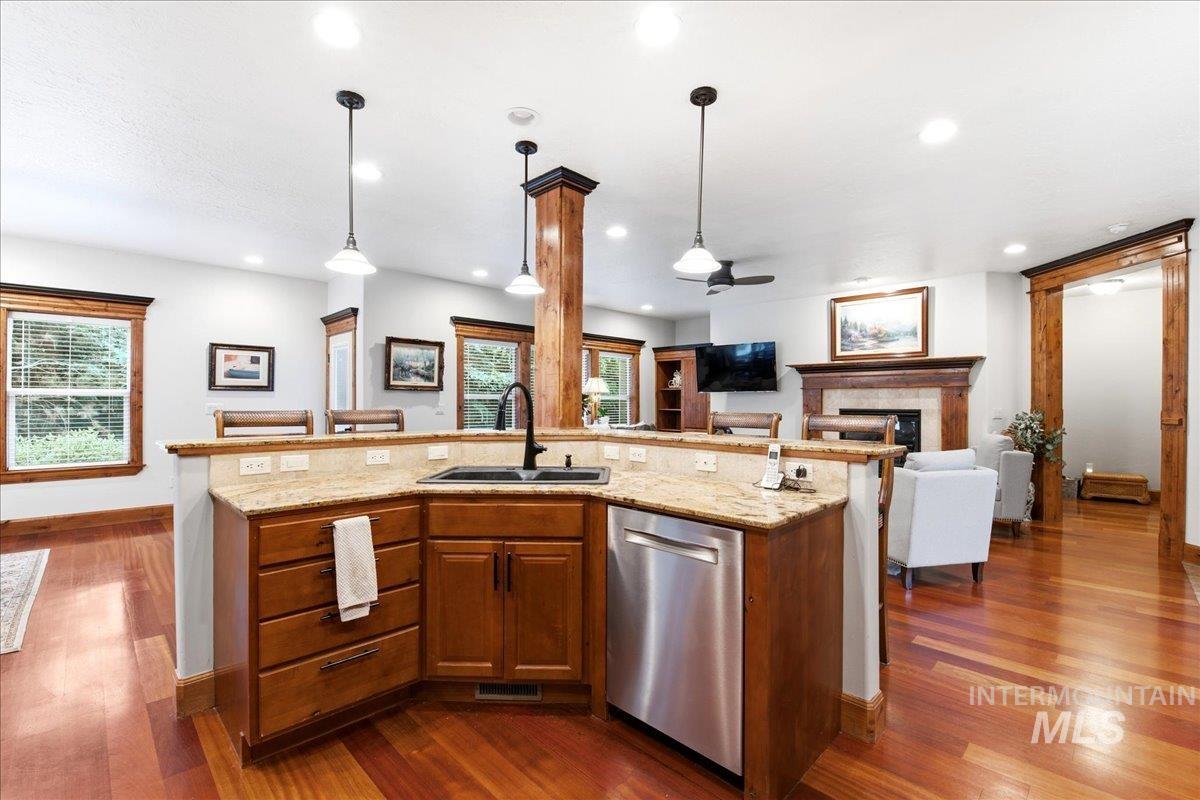 877 W Headwaters Dr., Eagle, Idaho 83616, 5 Bedrooms, 3.5 Bathrooms, Residential For Sale, Price $1,174,900,MLS 98992431