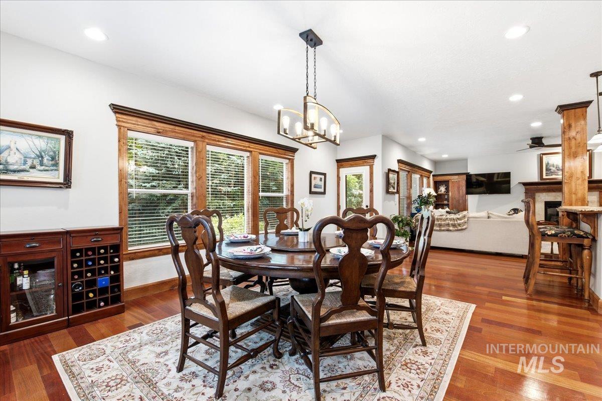 877 W Headwaters Dr., Eagle, Idaho 83616, 5 Bedrooms, 3.5 Bathrooms, Residential For Sale, Price $1,174,900,MLS 98992431