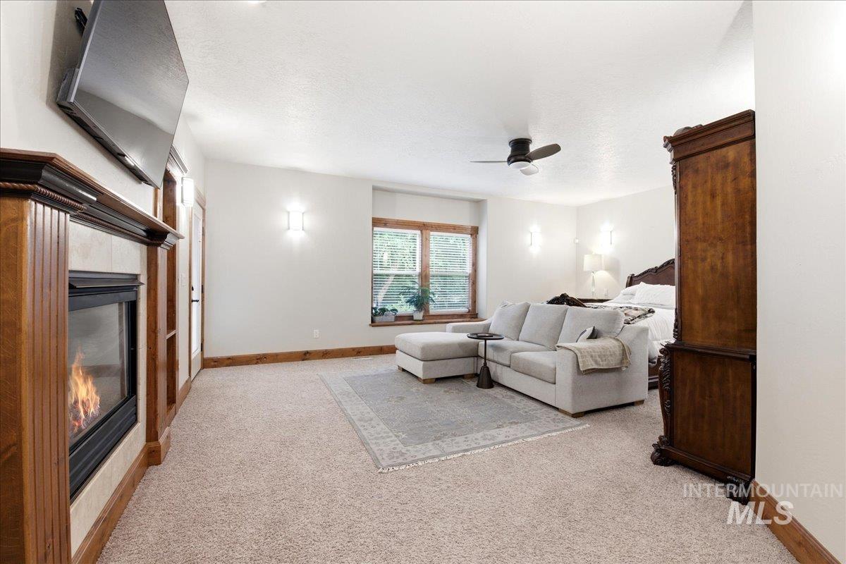 877 W Headwaters Dr., Eagle, Idaho 83616, 5 Bedrooms, 3.5 Bathrooms, Residential For Sale, Price $1,174,900,MLS 98992431