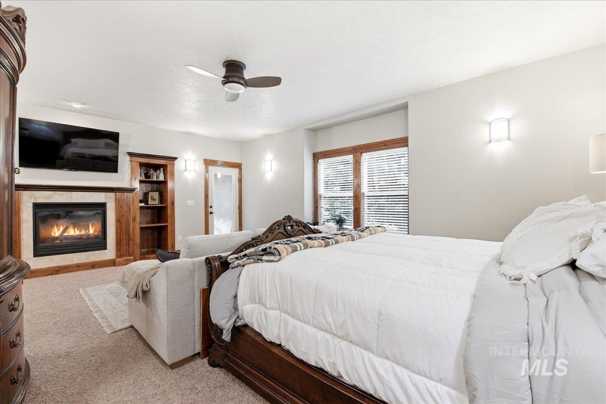 877 W Headwaters Dr., Eagle, Idaho 83616, 5 Bedrooms, 3.5 Bathrooms, Residential For Sale, Price $1,174,900,MLS 98992431