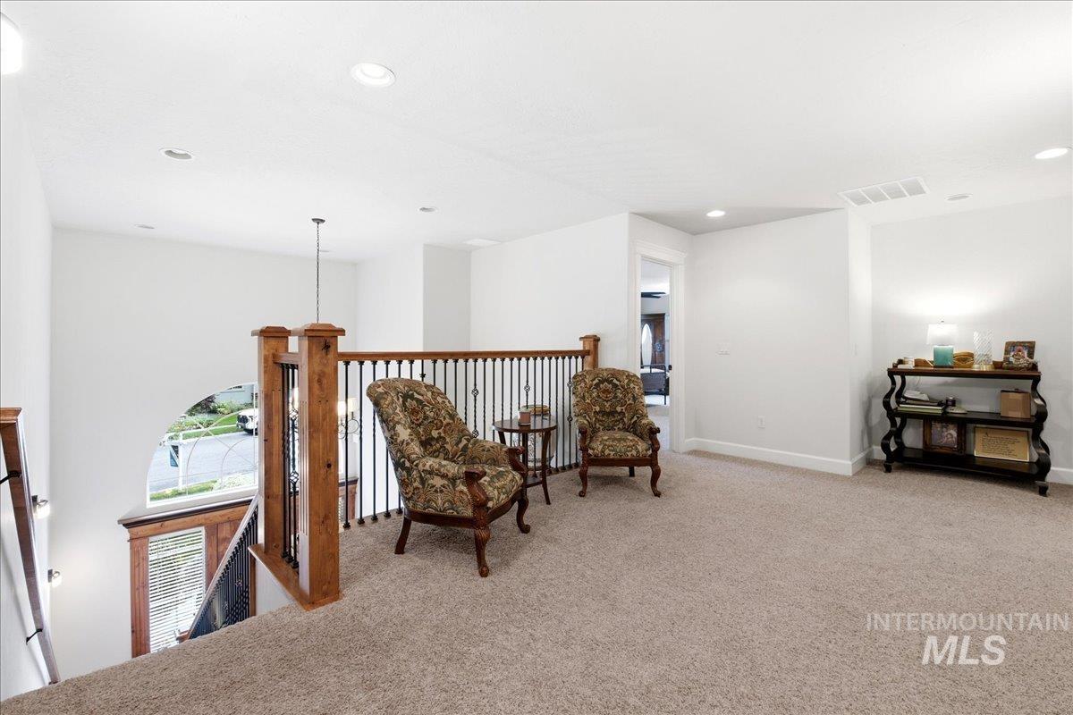 877 W Headwaters Dr., Eagle, Idaho 83616, 5 Bedrooms, 3.5 Bathrooms, Residential For Sale, Price $1,174,900,MLS 98992431