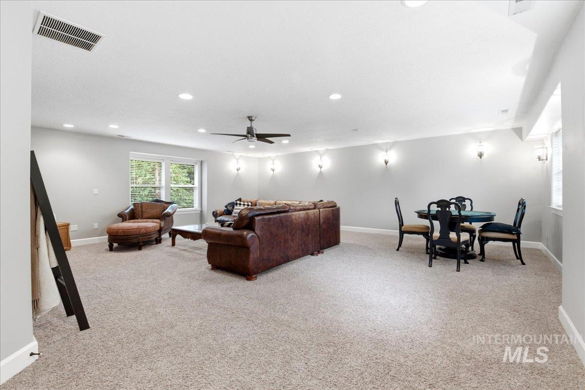 877 W Headwaters Dr., Eagle, Idaho 83616, 5 Bedrooms, 3.5 Bathrooms, Residential For Sale, Price $1,174,900,MLS 98992431