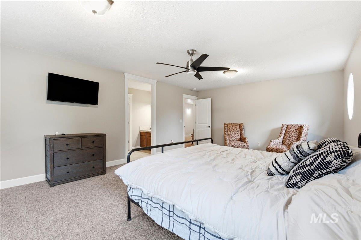 877 W Headwaters Dr., Eagle, Idaho 83616, 5 Bedrooms, 3.5 Bathrooms, Residential For Sale, Price $1,174,900,MLS 98992431