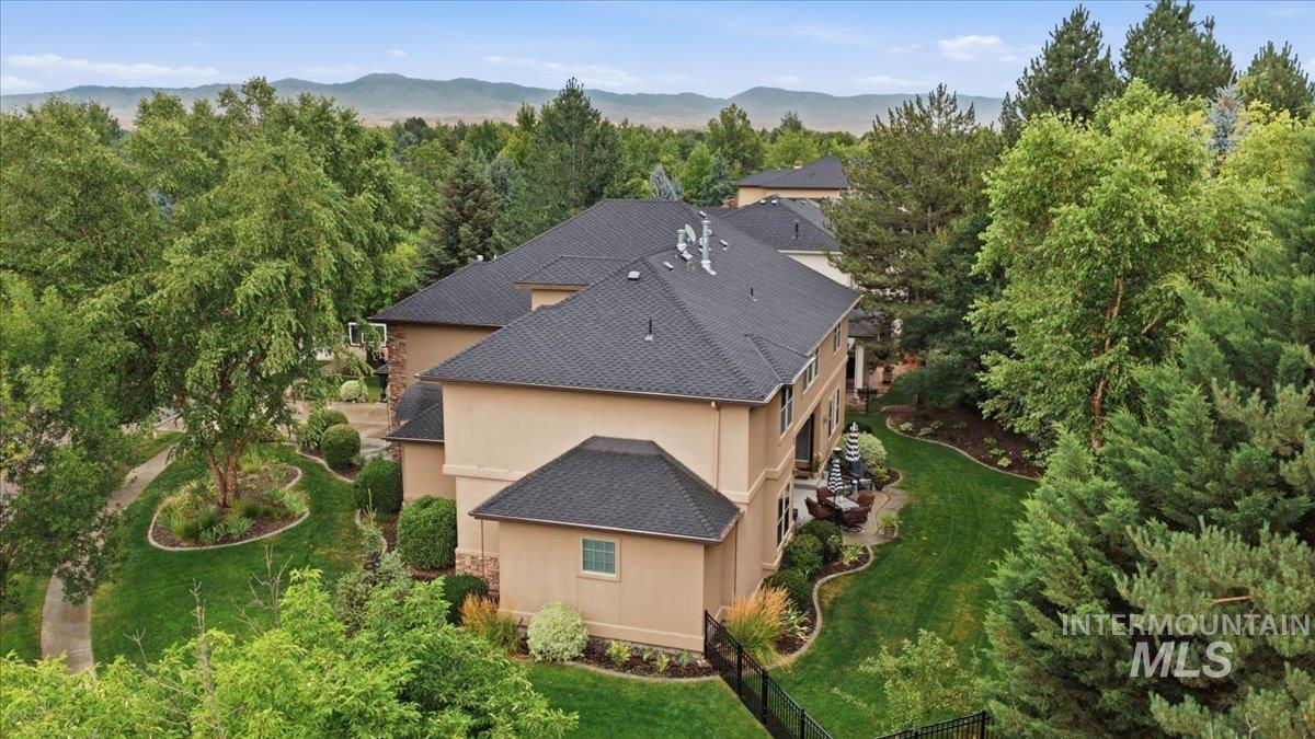877 W Headwaters Dr., Eagle, Idaho 83616, 5 Bedrooms, 3.5 Bathrooms, Residential For Sale, Price $1,174,900,MLS 98992431