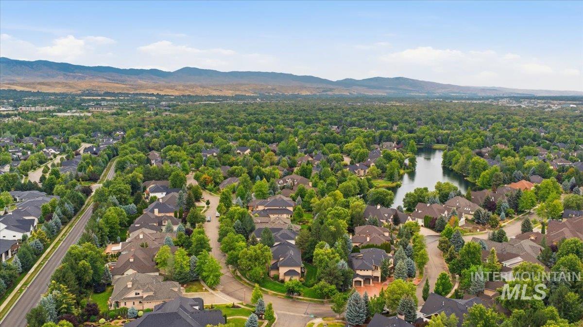 877 W Headwaters Dr., Eagle, Idaho 83616, 5 Bedrooms, 3.5 Bathrooms, Residential For Sale, Price $1,174,900,MLS 98992431