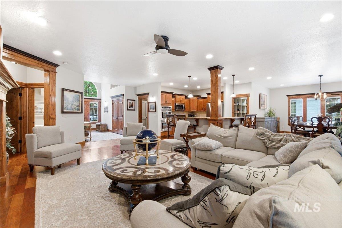 877 W Headwaters Dr., Eagle, Idaho 83616, 5 Bedrooms, 3.5 Bathrooms, Residential For Sale, Price $1,174,900,MLS 98992431
