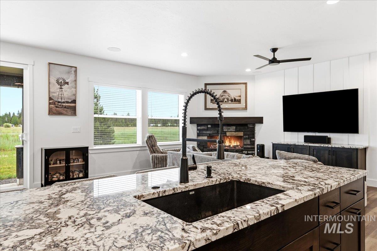 13152 Hawks Bay Rd, Donnelly, Idaho 83615, 4 Bedrooms, 2 Bathrooms, Residential For Sale, Price $869,999, 98992433