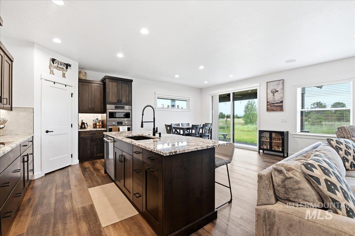 13152 Hawks Bay Rd, Donnelly, Idaho 83615, 4 Bedrooms, 2 Bathrooms, Residential For Sale, Price $869,999, 98992433