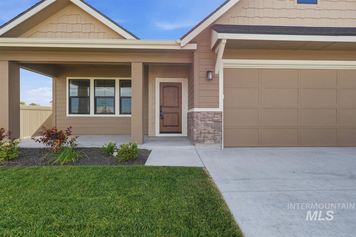 9372 S Sapper Hill Ave, Kuna, Idaho 83634, 3 Bedrooms, 2 Bathrooms, Residential For Sale, Price $609,900, 98992435