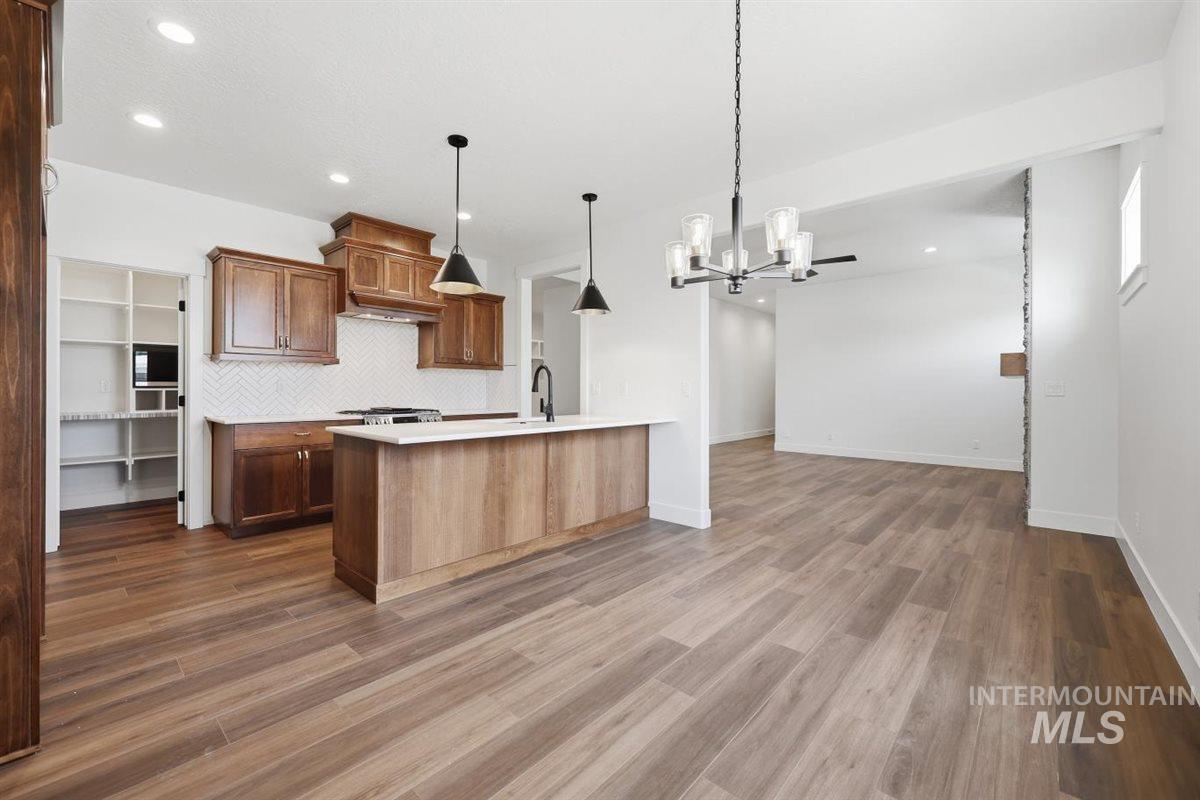 9372 S Sapper Hill Ave, Kuna, Idaho 83634, 3 Bedrooms, 2 Bathrooms, Residential For Sale, Price $609,900, 98992435